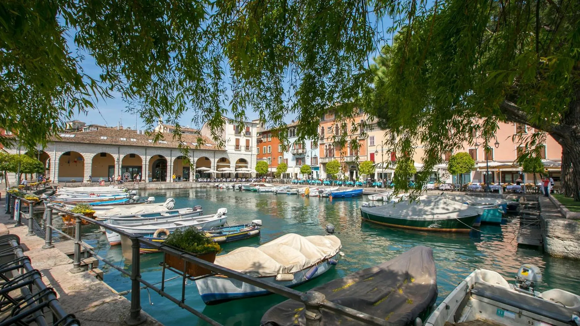 Apartment Casa Michelangelo - Happy Rentals Desenzano del Garda Italy